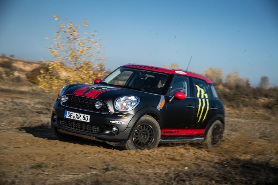  Mini Countryman X-Raid Service Vehicle 2012 года  (фото 22 из 41)